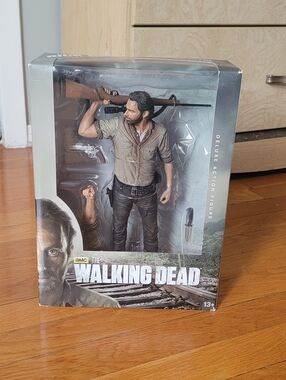 McFarlane Toys AMC The Walking Dead 10" Rick Grimes Deluxe Action Figure